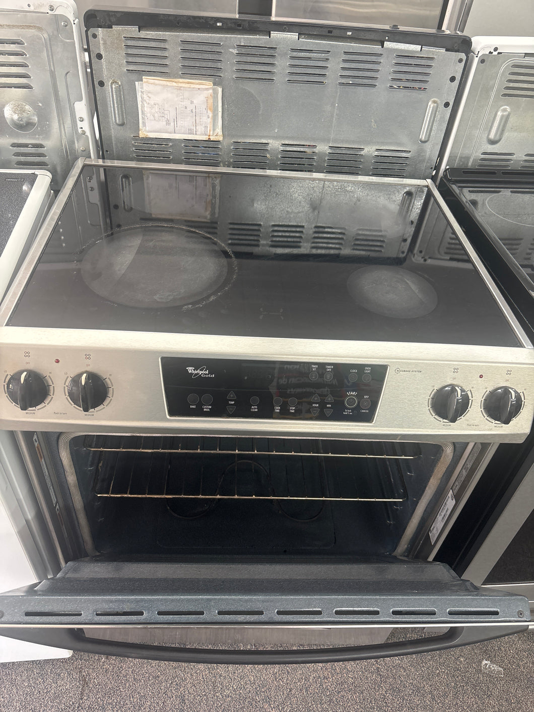 Four vitrocéramique stainless