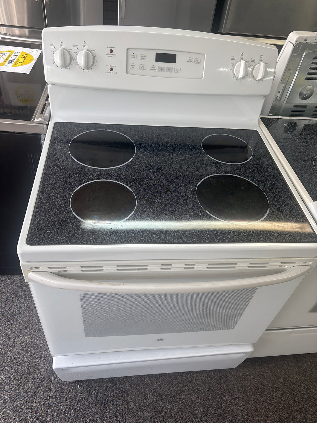 Four vitrocéramique blanc