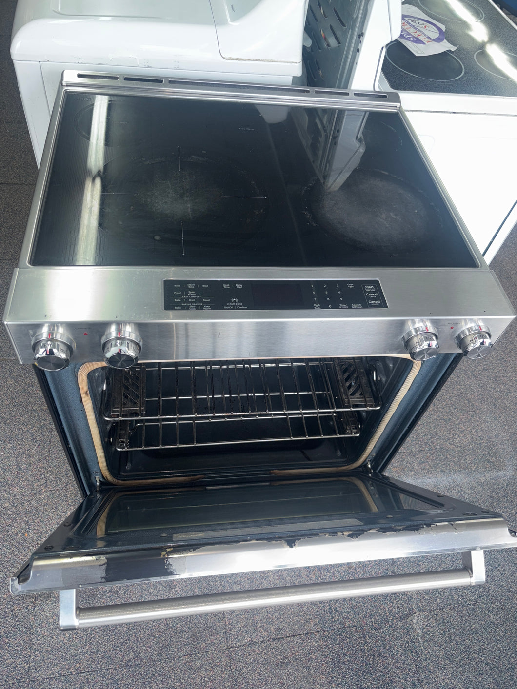 Four KitchenAid vitrocéramique stainless encastré