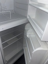Charger l&#39;image dans la galerie, Frigo blanc
