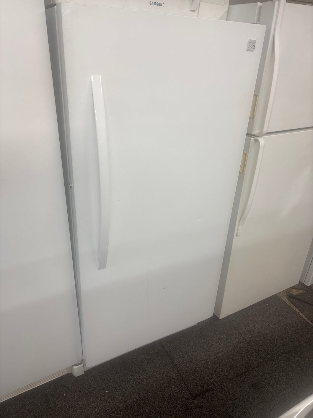 Congélateur vertical blanc