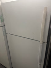 Charger l&#39;image dans la galerie, Frigo blanc
