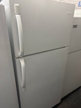 Charger l&#39;image dans la galerie, Frigo blanc
